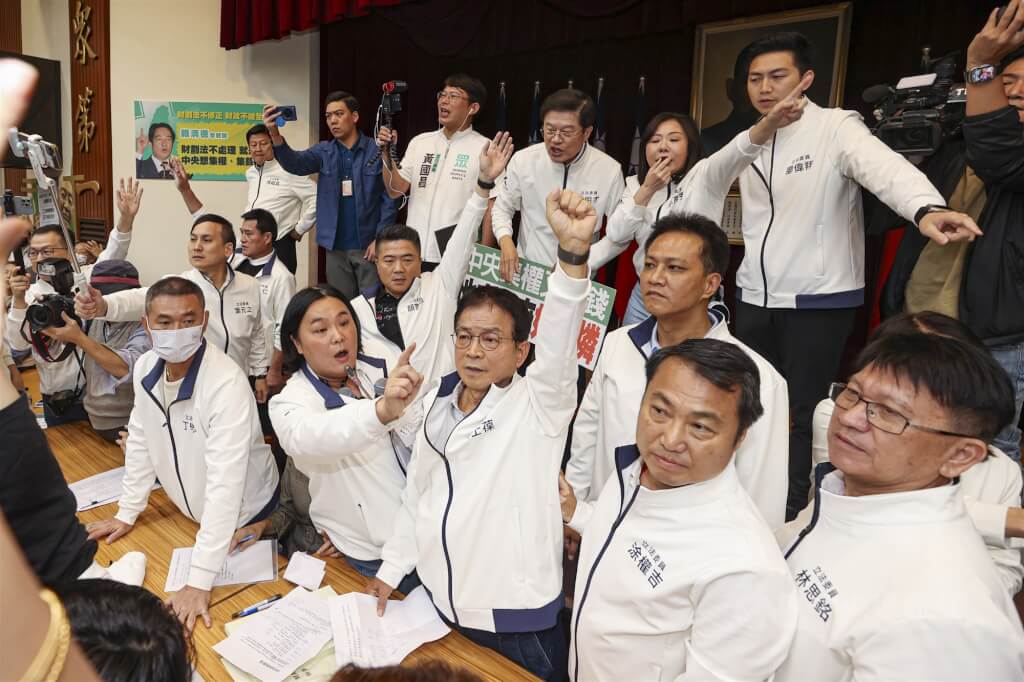 財劃法修正案快速通過初審 國民黨動員支持3分鐘送出委員會