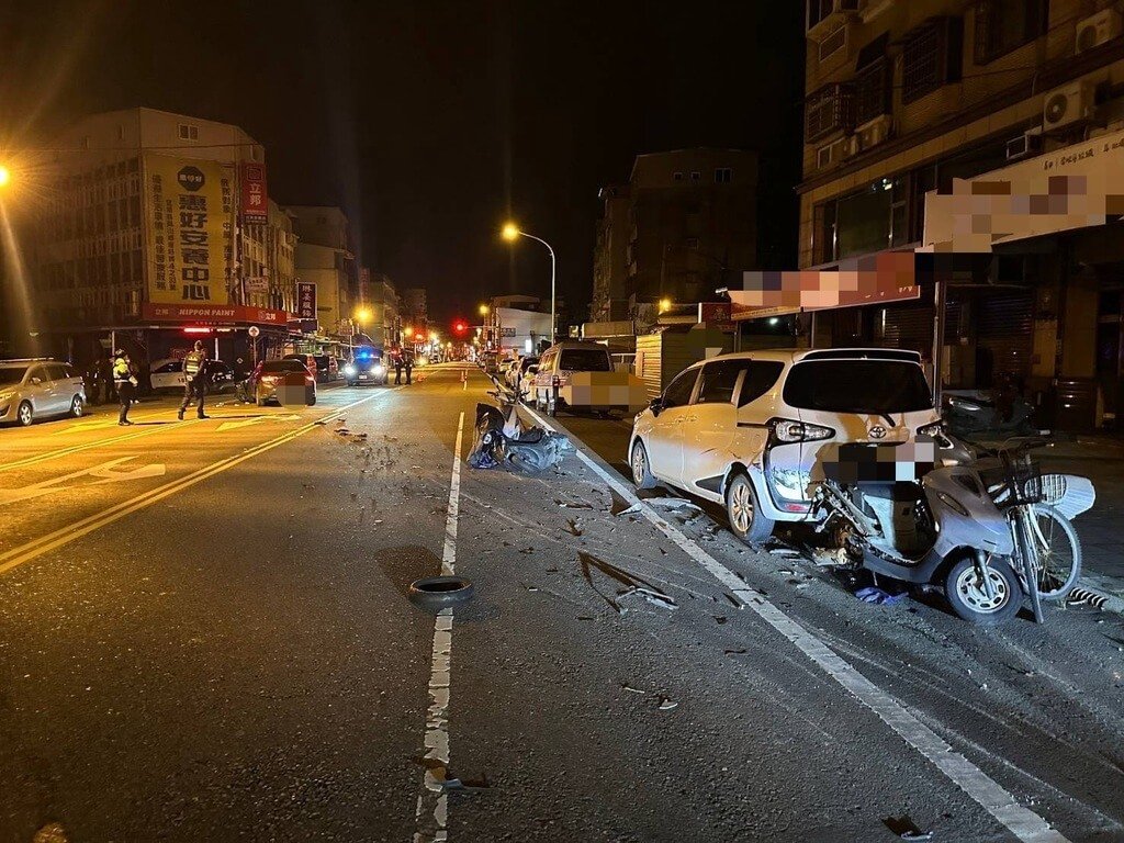 宜蘭男酒駕亂撒尿 踹機車又連撞8車 酒測值0.69送辦