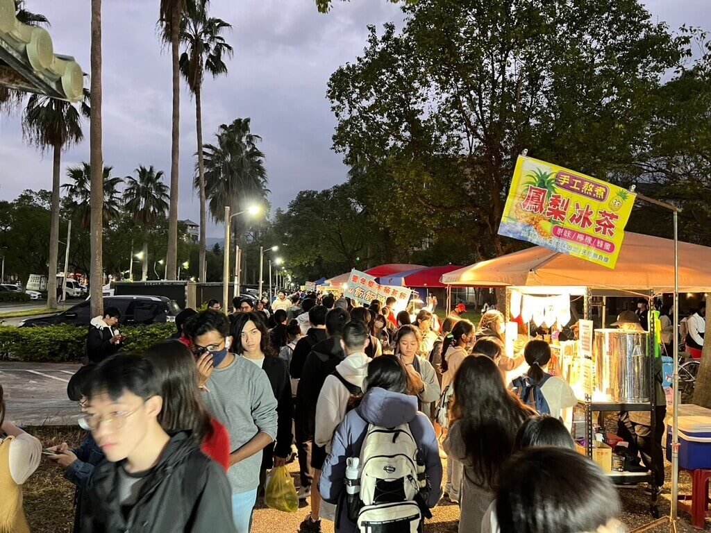 東華大學校園夜市試辦成功 下學期場地升級持續開張