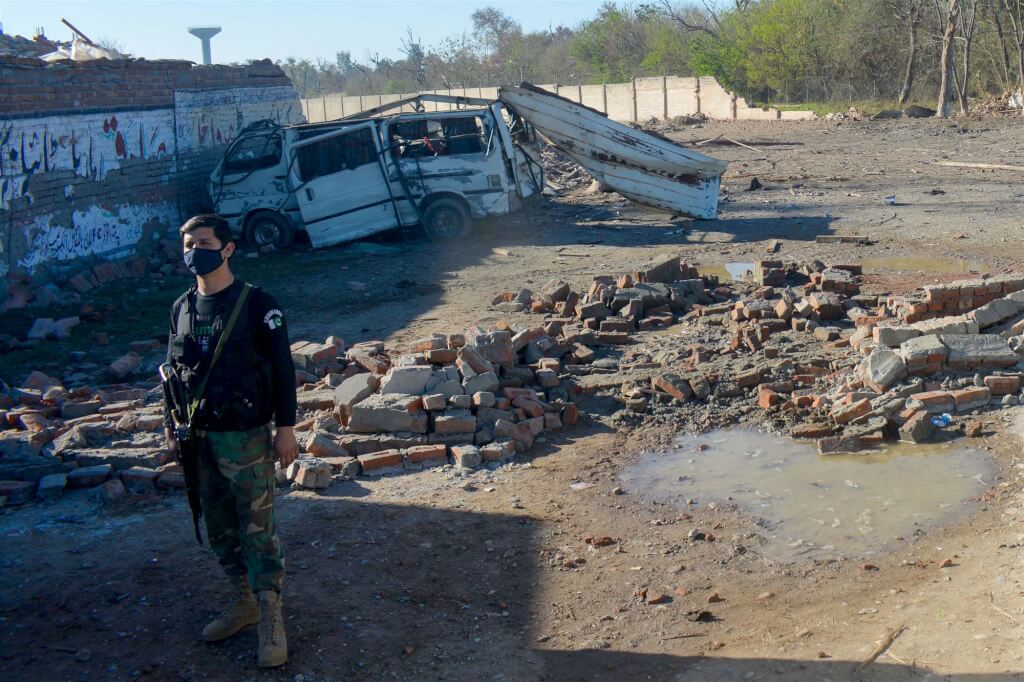 巴基斯坦軍營遭自殺攻擊 至少18死 數十人傷
