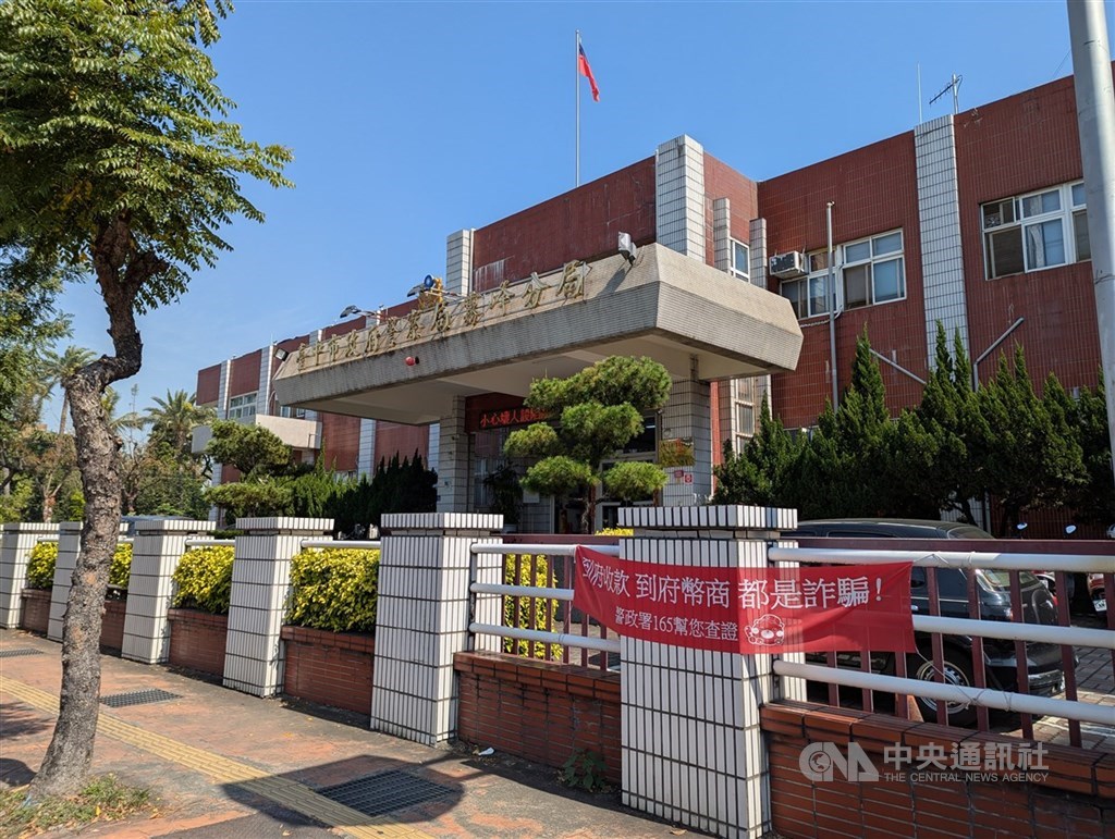 愛心箱接連遭竊、收銀機再失守 台中飲料店怒喊：治安在哪裡？