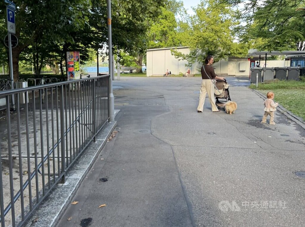 瑞士生育率創新低　央行警告10年恐缺工40萬人、經濟將趨緩

