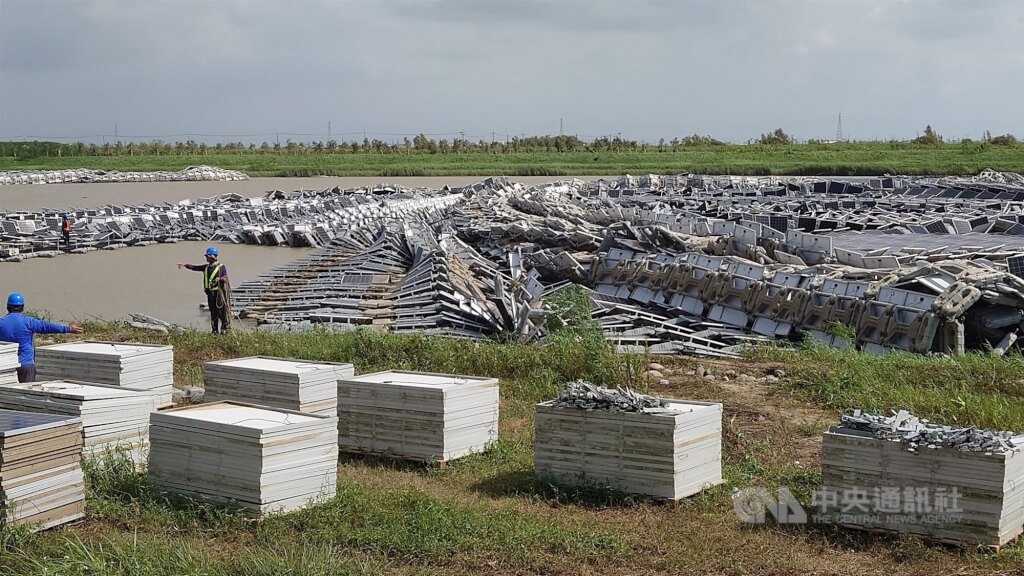 政院推環境雙法修正　光電板納管、非法棄置最高關7年